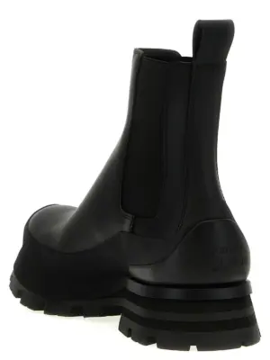 'Wander' ankle boots Man MCQUEEN Black