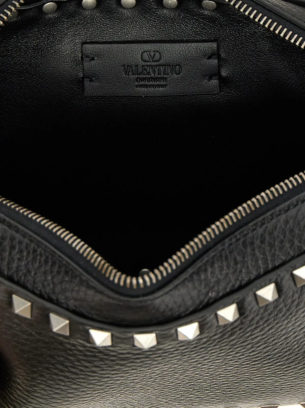 Сумка крос-боді Valentino Garavani Rockstud Чорна 4 Valentino Garavani 'Rockstud' Shoulder Bag 100% calfskin leather (Bos Taurus) VALENTINO GARAVANI Black