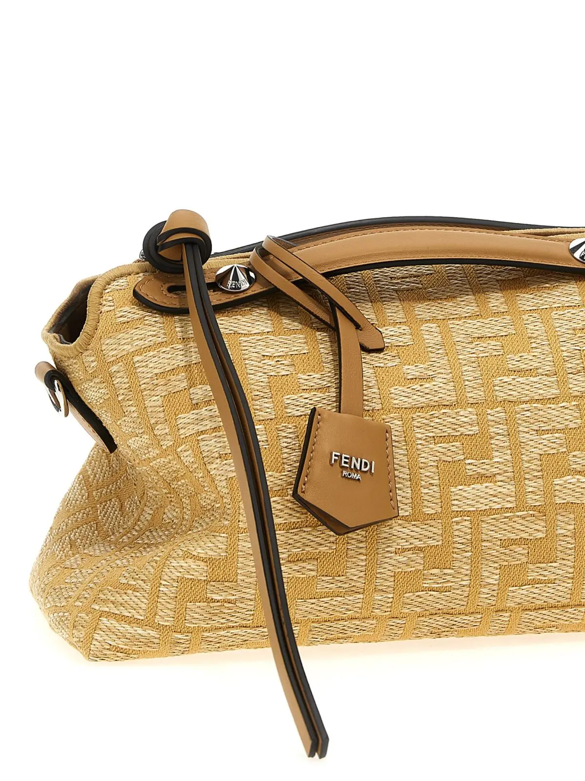 Сумка Fendi By The Way Soft Medium Бежева 3 'By The Way Soft Medium' handbag Woman FENDI Beige