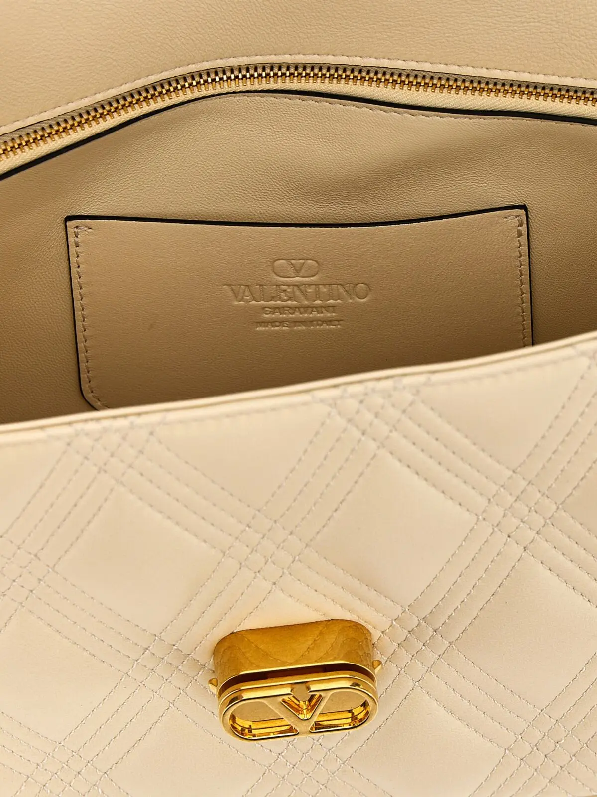 Сумка на плече Valentino Garavani Quiltie 67 M Біла 4 Valentino Garavani 'Quiltie 67' M shoulder bag 100% lamb leather (Ovis aries) VALENTINO GARAVANI White