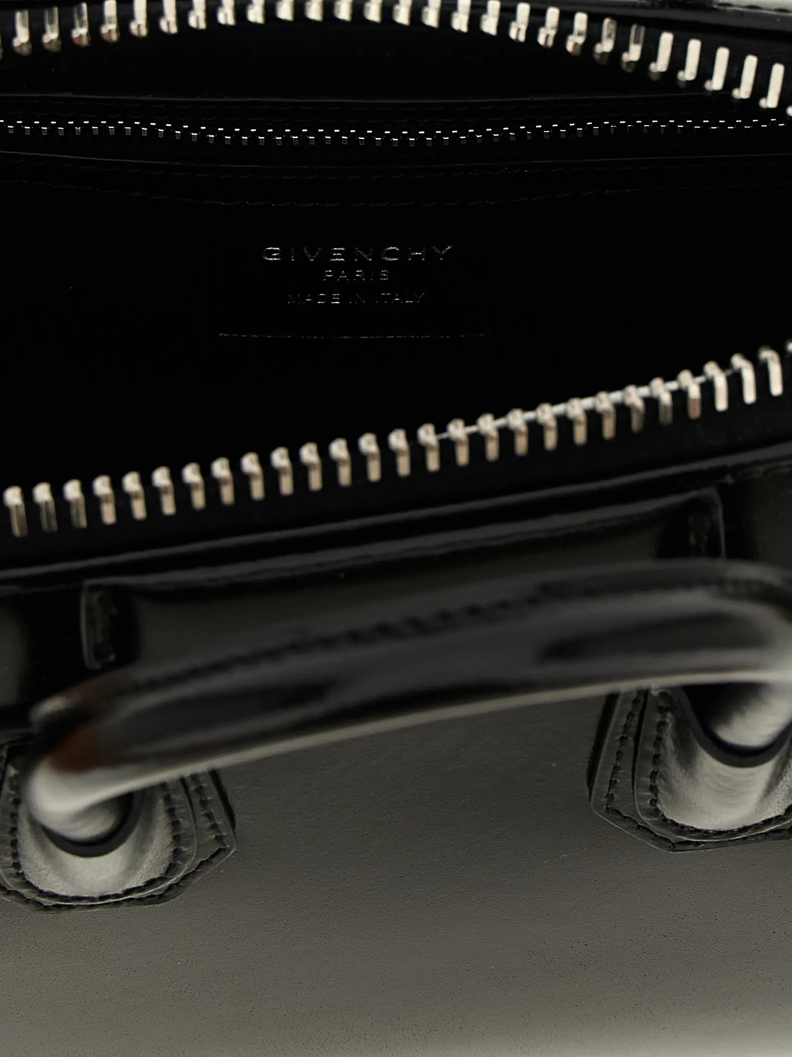 Сумка Givenchy Antigona mini Чорна 4 'Antigona' mini handbag 100% calfskin leather (Bos Taurus) GIVENCHY Black